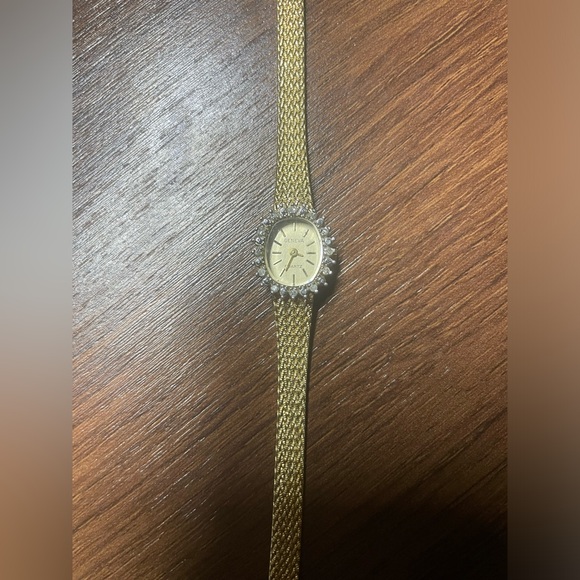 Vintage Geneva Women’s Watch in Amazing Condition - Picture 3 of 4